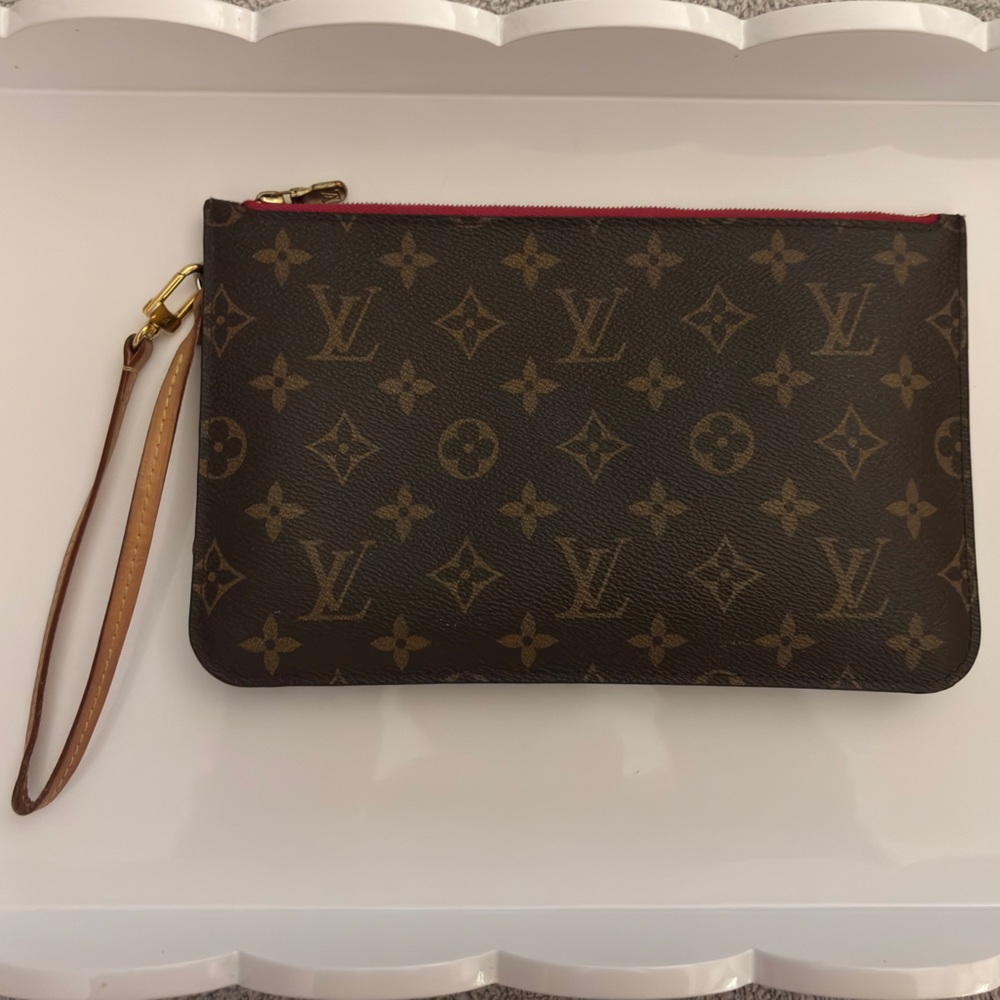 Louis Vuitton Monogram Neverfull Pochette